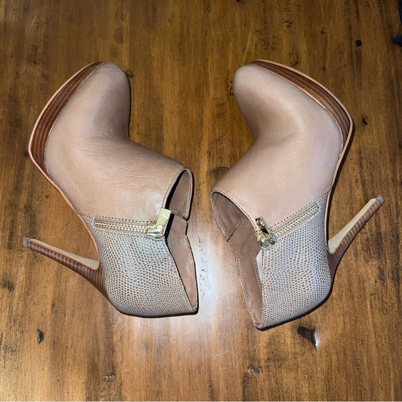 Michael Kors York Dark Dune Stiletto Heel Platform Leather Ankle Bootie Size 5.5 - Picture 3 of 13